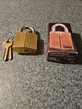 Um cadeado NOS Vintage Yale No.7314 com 2 chaves de trabalho. comprar usado  Enviando para Brazil