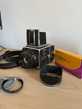 Hasselblad 500cm zeiss usato  Roma
