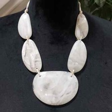 Usado, Gargantilha feminina branca iridescente corrente elos ósseos colar com fecho lagosta comprar usado  Enviando para Brazil