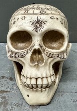 Summit Collection cabeça de crânio gravada em resina astrologia do zodíaco comprar usado Summit Collection cabeça de crânio gravada em resina astrologia do zodíaco comprar usado  Enviando para Brazil