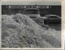 Usado, 1962 Press Photo Arado de neve no Shoregat Shop Center - cva84958 comprar usado  Enviando para Brazil