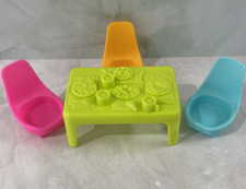 Conjunto de cadeiras de mesa Fisher Price Little People conjunto de jantar casa restaurante brinquedo conjunto de brincar comprar usado  Enviando para Brazil