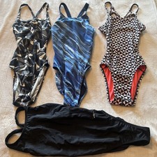 Conjunto de maiô feminino peça única, vários padrões, pacote com 4 Speedo 24 Nike 30 Arena comprar usado Conjunto de maiô feminino peça única, vários padrões, pacote com 4 Speedo 24 Nike 30 Arena comprar usado  Enviando para Brazil