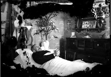 Portrait man lying d'occasion  Expédié en Belgium
