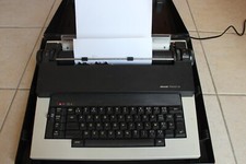 Machine écrire olivetti d'occasion  Lusigny-sur-Barse