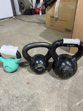Conjunto de Kettlebell 10 lb - 20 lb - 30 lb pesos manuais 60 lb ferro fundido total comprar usado  Enviando para Brazil