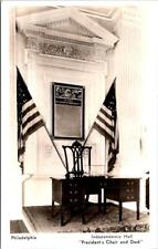 Cartão postal President's Chair & Desk, Independence Hall, Filadélfia, Pensilvânia comprar usado  Enviando para Brazil