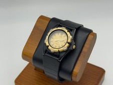 Usado, Relógio pulsar feminino com pulseira de borracha preta e mostrador em tom dourado comprar usado  Enviando para Brazil
