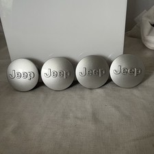 Usado, 4 tampas de centro de aros de roda Jeep 2,5" prata clara fabricante de equipamento original 1LB77TRMAC comprar usado  Enviando para Brazil