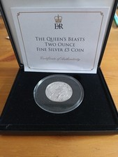 2020 the queen d'occasion  Expédié en Belgium