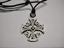Pendentif croix celtique d'occasion  Saint-Privat-des-Vieux