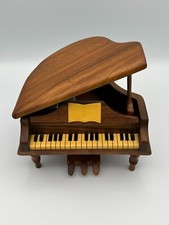 Caixa de música vintage Sankyo madeira piano 4-1/2 altura 7-1/2 largura 6-1/2 profundidade comprar usado  Enviando para Brazil