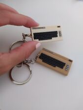 Beige commodore keychain usato  Italia