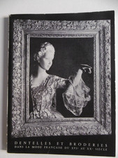 Dentelles broderies mode d'occasion Dentelles broderies mode d'occasion  Toulon-
