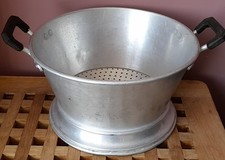 Vintage aluminium colander for sale Vintage aluminium colander for sale  FLEETWOOD