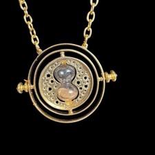Harry Potter Hermione's Gold Time Turner da The Noble Collection comprar usado  Enviando para Brazil