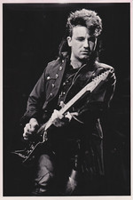 TIPO 1: 1985 Press Photo banda de rock irlandesa U2 vocalista Bono no concerto de Denver comprar usado  Enviando para Brazil