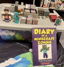 Lote enorme de brinquedos e livros de Minecraft: 3 bonecos, blocos, móveis, livro de Steve comprar usado Lote enorme de brinquedos e livros de Minecraft: 3 bonecos, blocos, móveis, livro de Steve comprar usado  Enviando para Brazil