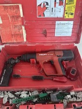 Cloueur hilti mallette d'occasion  La-Plaine-Saint-Denis