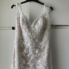 Stunning size victoria for sale  GRIMSBY