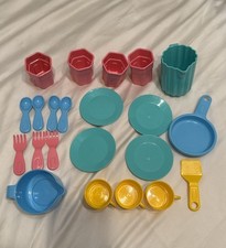 Używany, 22 Vintage Little Tikes Naczynia kuchenne Patelnie Kubki Talerze Miski i przybory na sprzedaż  Wysyłka do Poland