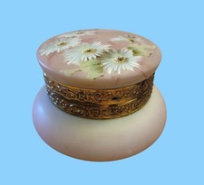 Antiga caixa de cômoda Nakara pintada à mão flores blush rosa vidro opalescente LEIA comprar usado Antiga caixa de cômoda Nakara pintada à mão flores blush rosa vidro opalescente LEIA comprar usado  Enviando para Brazil