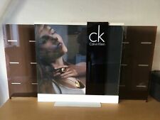 Usado na Loja - Tela Traseira CALVIN KLEIN - Usado na Loja comprar usado  Enviando para Brazil