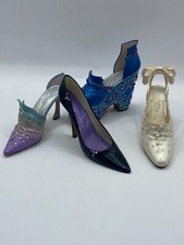 Right shoe 2000 for sale  HARROW