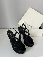 Sandali con zeppa usato Sandali con zeppa usato  Spedire a Italy