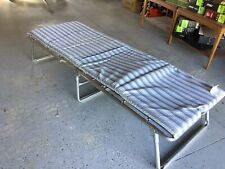 Berço dobrável de alumínio para acampamento com almofada 70x25x15 dobra ou usa para cama extra comprar usado Berço dobrável de alumínio para acampamento com almofada 70x25x15 dobra ou usa para cama extra comprar usado  Enviando para Brazil