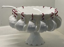 Westmoreland uvas de vidro leitoso tigela perfurada COMPLETA 12 xícaras ganchos de concha ESTADO PERFEITO comprar usado  Enviando para Brazil