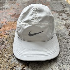 Boné de corrida Nike AW84 Dri-Fit branco 5 painéis Swoosh ajustável Strapback, usado comprar usado  Enviando para Brazil