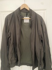 Giacca moncler verde usato Giacca moncler verde usato  Spedire a Italy