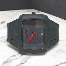 Mens nixon yes d'occasion  Expédié en Belgium