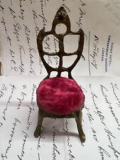 Cadeira miniatura de latão e veludo estilo barroco vintage casa de bonecas/almofada de pinos comprar usado  Enviando para Brazil