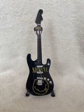 Guitarra Mini Nirvana com suporte e palheta comprar usado  Enviando para Brazil