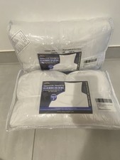 Cuscino bianco 30x50cm usato  Italia