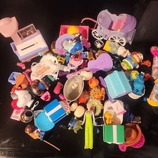 Lote de brinquedos pequenos ~Acessórios vintage/modernos da Barbie, mini brinquedos , usado comprar usado Lote de brinquedos pequenos ~Acessórios vintage/modernos da Barbie, mini brinquedos , usado comprar usado  Enviando para Brazil