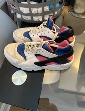 Size 9.5 nike for sale  SHEFFIELD