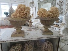 PAR INCRÍVEL Antigo Vintage Ferro Fundido Plantadores de Urnas de Metal Pátina de Pintura Chippy, usado comprar usado PAR INCRÍVEL Antigo Vintage Ferro Fundido Plantadores de Urnas de Metal Pátina de Pintura Chippy, usado comprar usado  Enviando para Brazil