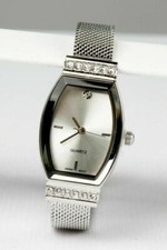 Relógio Avon feminino malha macia tom prateado strass detalhes elegante mostrador convexo novo  comprar usado  Enviando para Brazil