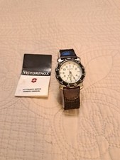 Relógio victorinox 100 pés resistência à água. Usado comprar usado  Enviando para Brazil