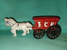 Carroça de gelo vintage de ferro fundido branca puxada por cavalo brinquedo treinador de palco comprar usado  Enviando para Brazil