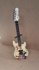GUITARRA MINIATURA JERRY CANTRELL NOVA VINTAGE SUPORTE LIVRE ALICE EM CORRENTE comprar usado  Enviando para Brazil