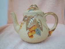 Wade bramble teapot. for sale  LLANYMYNECH