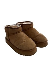 Ugg women classic d'occasion  Expédié en Belgium