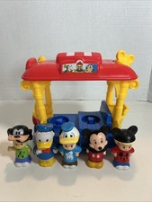 Usado, Fisher Price Little People Magic of Disney Jolly Trolley 5 bonecos: Pato Donald+ comprar usado  Enviando para Brazil