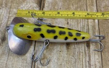Usado, Isca de pesca Fred Arbogast Musky Jitterbug 700 vintage Muskie sapo 3 ganchos rara comprar usado  Enviando para Brazil