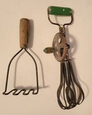 Lote antigo de batedor/misturador com manivela A&J feito nos EUA VINTAGE comprar usado Lote antigo de batedor/misturador com manivela A&J feito nos EUA VINTAGE comprar usado  Enviando para Brazil