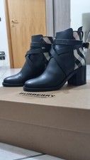 Stivaletti burberry usato  Chieti